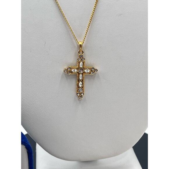 Vintage Camrose & Kross JBK
Jacqueline Kennedy Gold Plated Crystal Cross Pendent - Picture 2 of 16